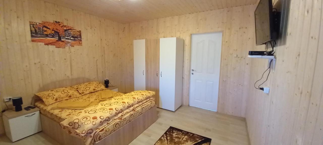 הוילה Ieşelniţa Casa Claudiu מראה חיצוני תמונה