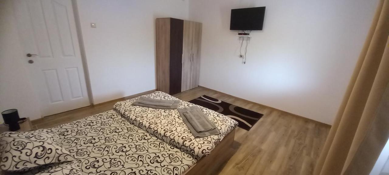 הוילה Ieşelniţa Casa Claudiu מראה חיצוני תמונה